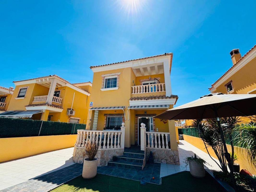 Venta de chalet independiente en Urbanizaciones, Guardamar del Segura
photo 2