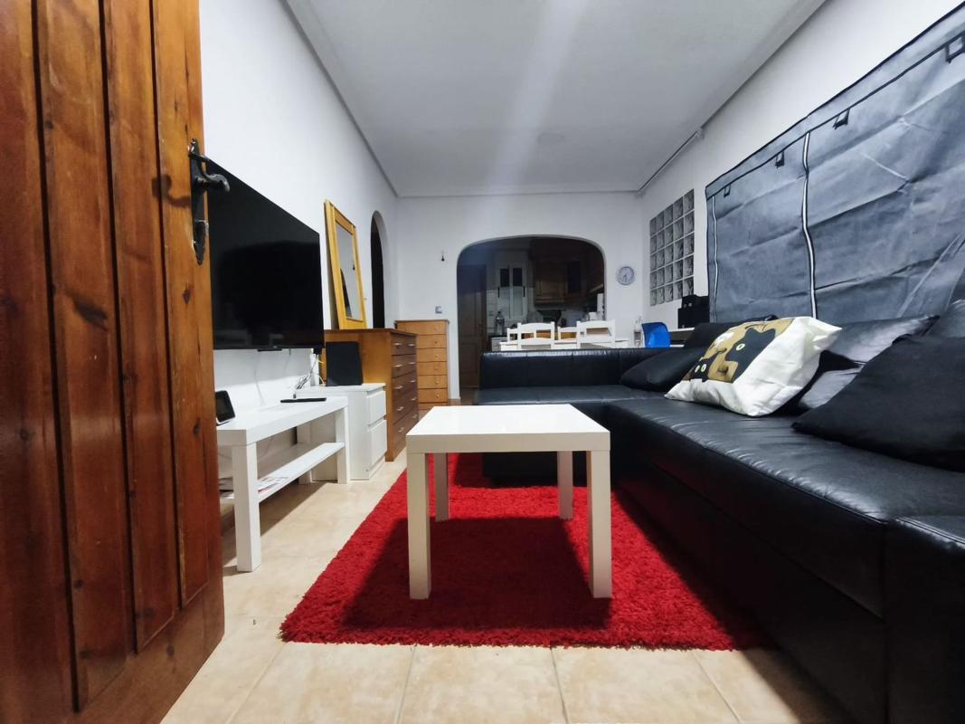 Venta de chalet adosado en  Calle Berenguer de Massanet , Guardamar del Segura photo 2