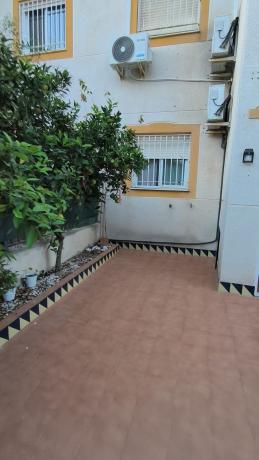 Chalet adosado en calle Berenguer de Massanet thumbnail 2