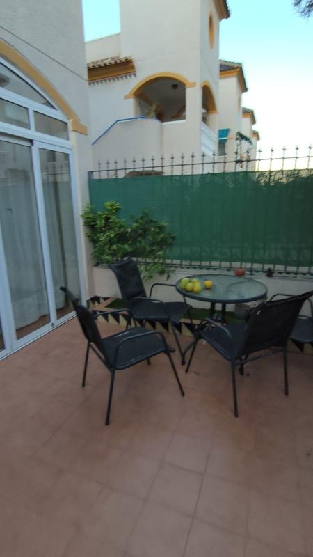 Venta de chalet adosado en  Calle Berenguer de Massanet , Guardamar del Segura photo 5