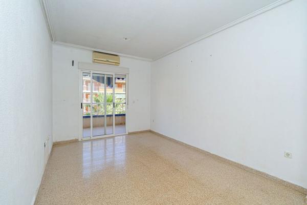 Venta de piso en Puerta del Cairo, Guardamar del Segura
thumbnail 2