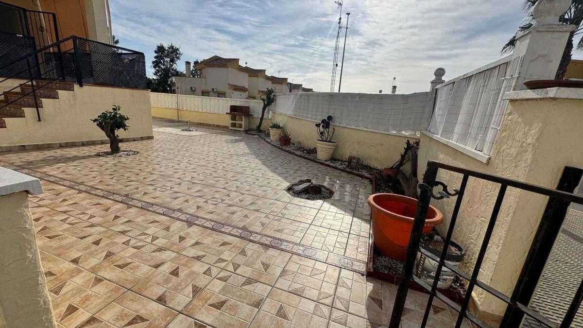 Sale of independent chalet in Urbanizaciones, Guardamar del Segura
 photo 2