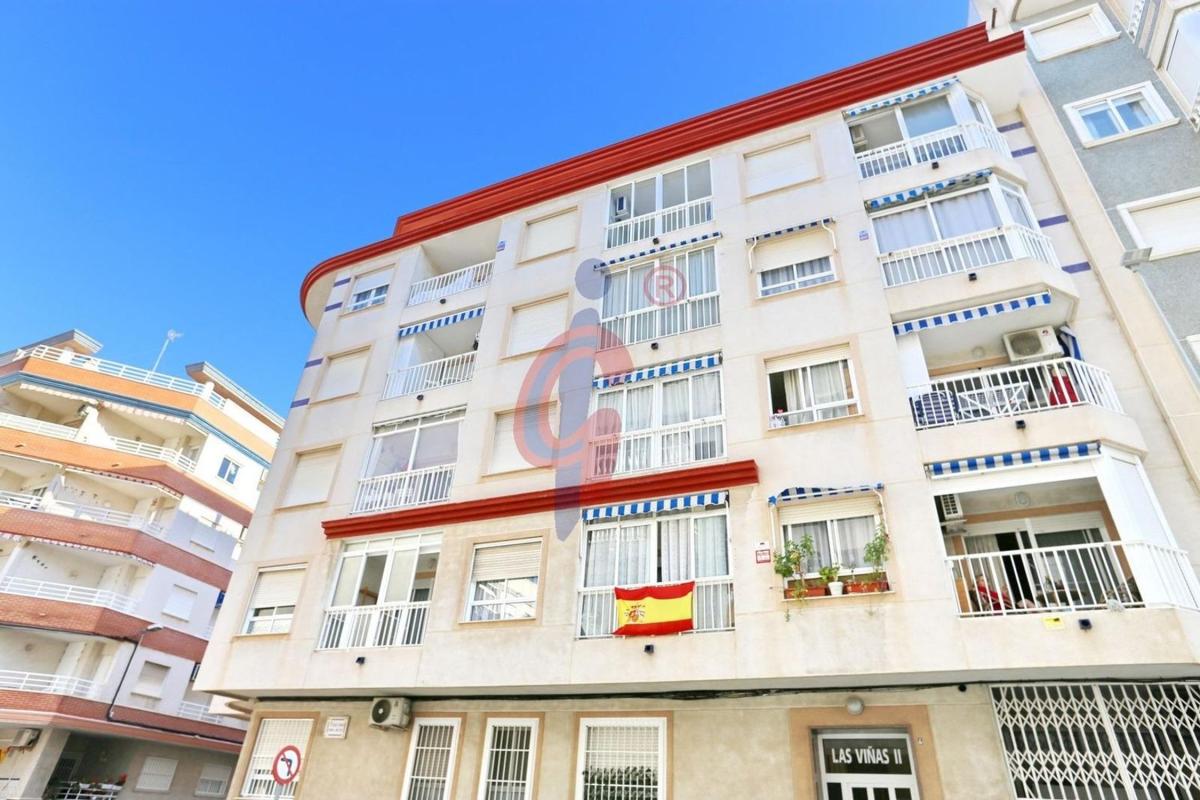 Sprzedaż mieszkania w Calle Hermanos Bazán, 4, Guardamar del Segura
photo 2