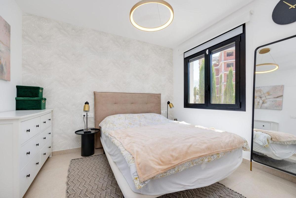 Sale of independent chalet in Urbanizaciones, Guardamar del Segura
 photo 5