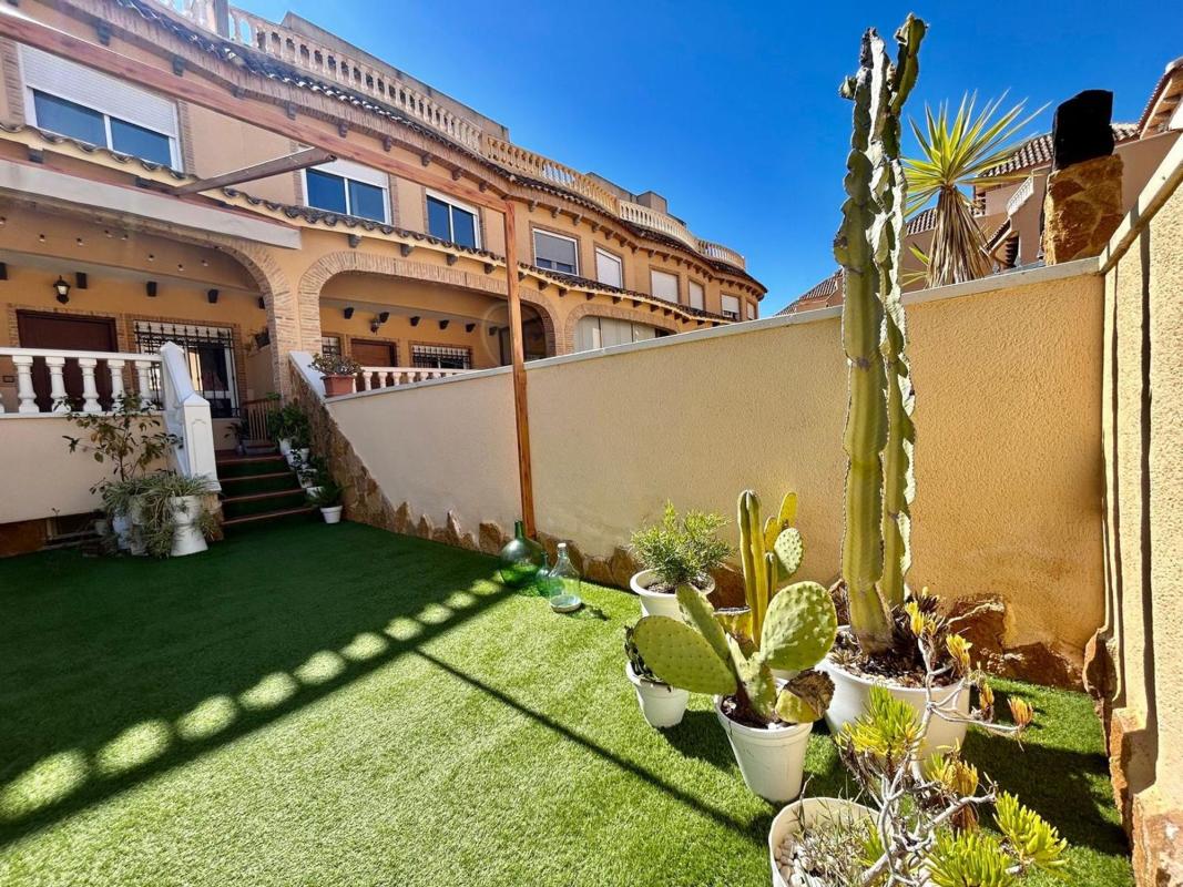 Sale of townhouse in Calle Jaume de Soler s/n , Guardamar del Segura photo 4