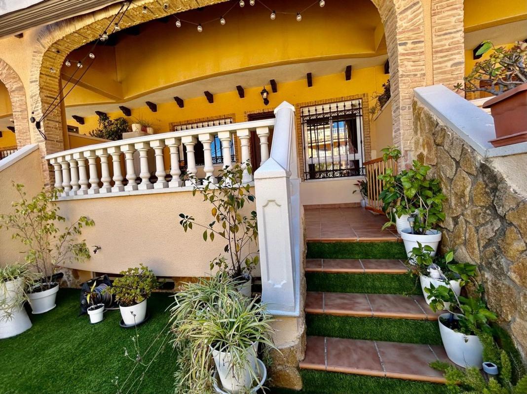 Sale of townhouse in Calle Jaume de Soler s/n , Guardamar del Segura photo 5