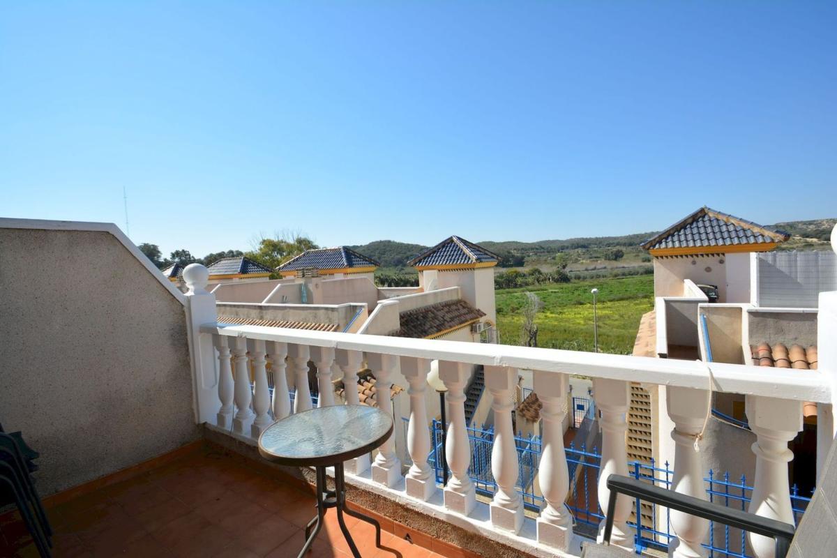 Sale of townhouse in Calle Galcerá de Rosanes , Guardamar del Segura photo 1