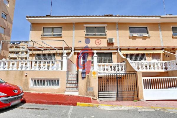 Chalet adosado en calle Juan Gil Albert, 6 thumbnail 1