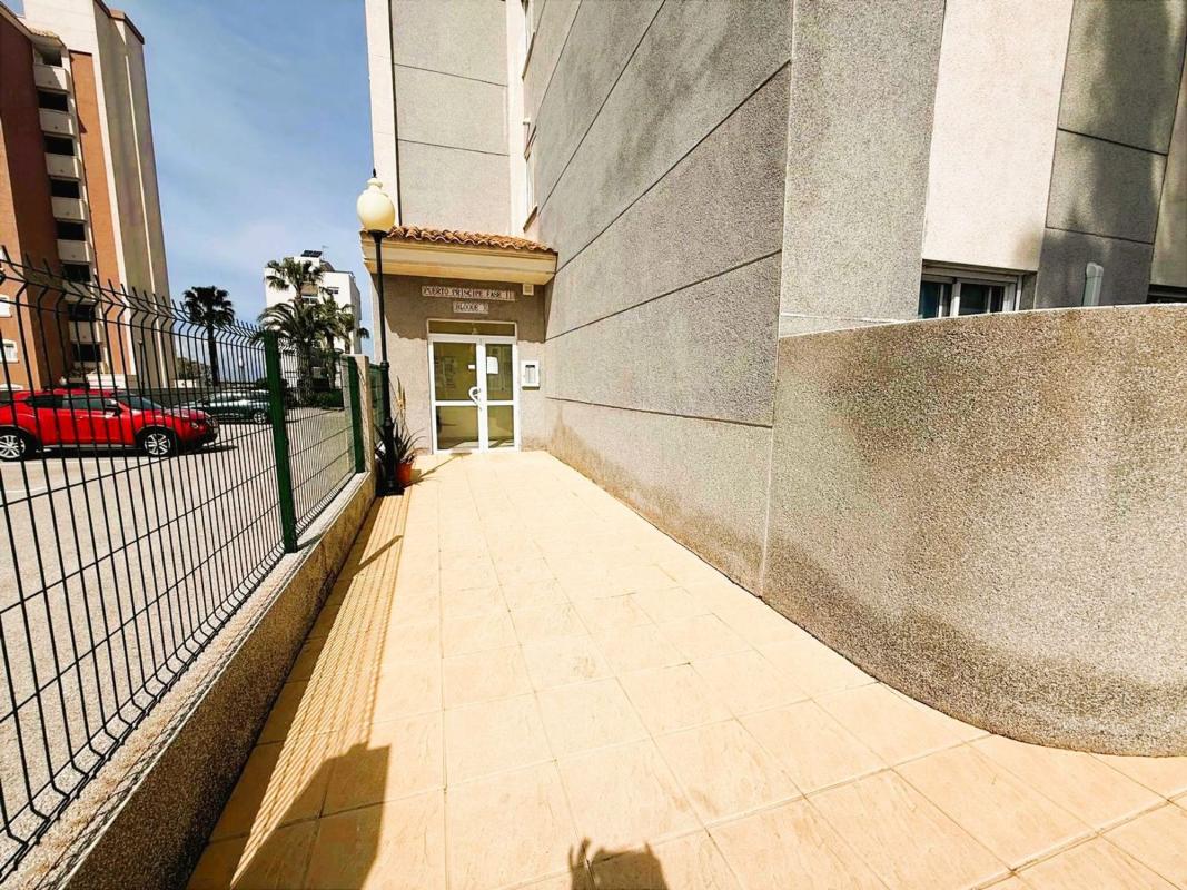 Sprzedaż mieszkania w Avenida del Puerto, Guardamar del Segura
photo 2