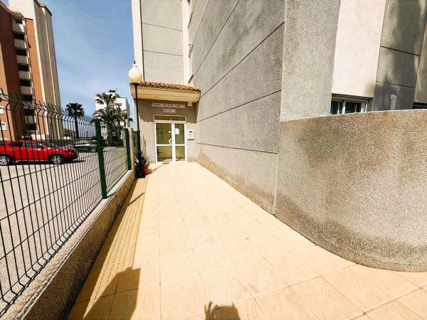 Venta de piso en Avenida del Puerto, Guardamar del Segura
thumbnail 1