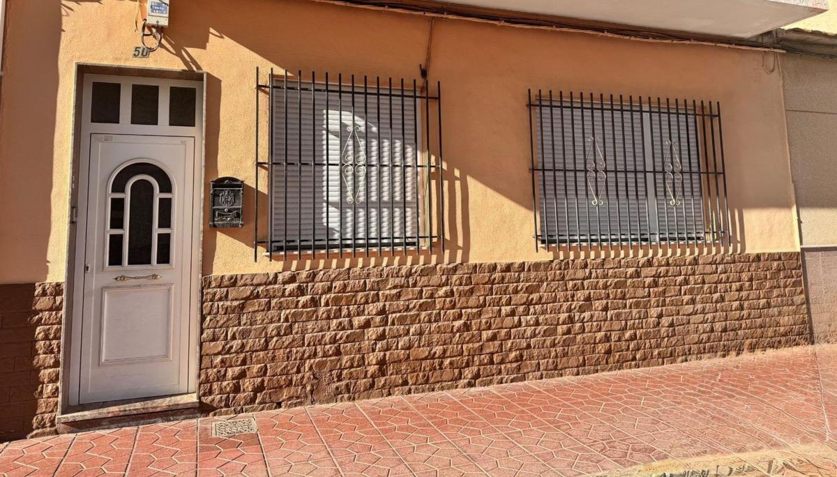 Propiedades en venta y alquiler en España photo 1