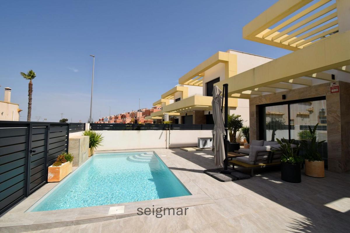 Venta de chalet independiente en Los Montesinos, Los Montesinos
photo 3