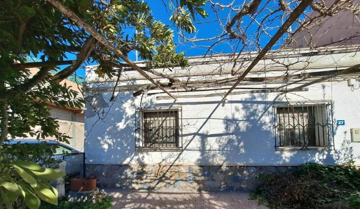 Sprzedaż niezależnego domku jednorodzinnego w Desamparados-Hurchillo-Torremendo, Orihuela photo 1