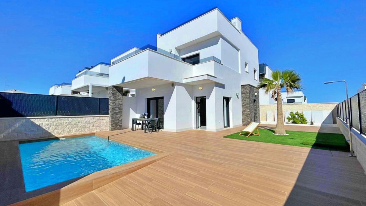 Sprzedaż szeregowego domku w Calle Melocotonero, 802 , Orihuela photo 1