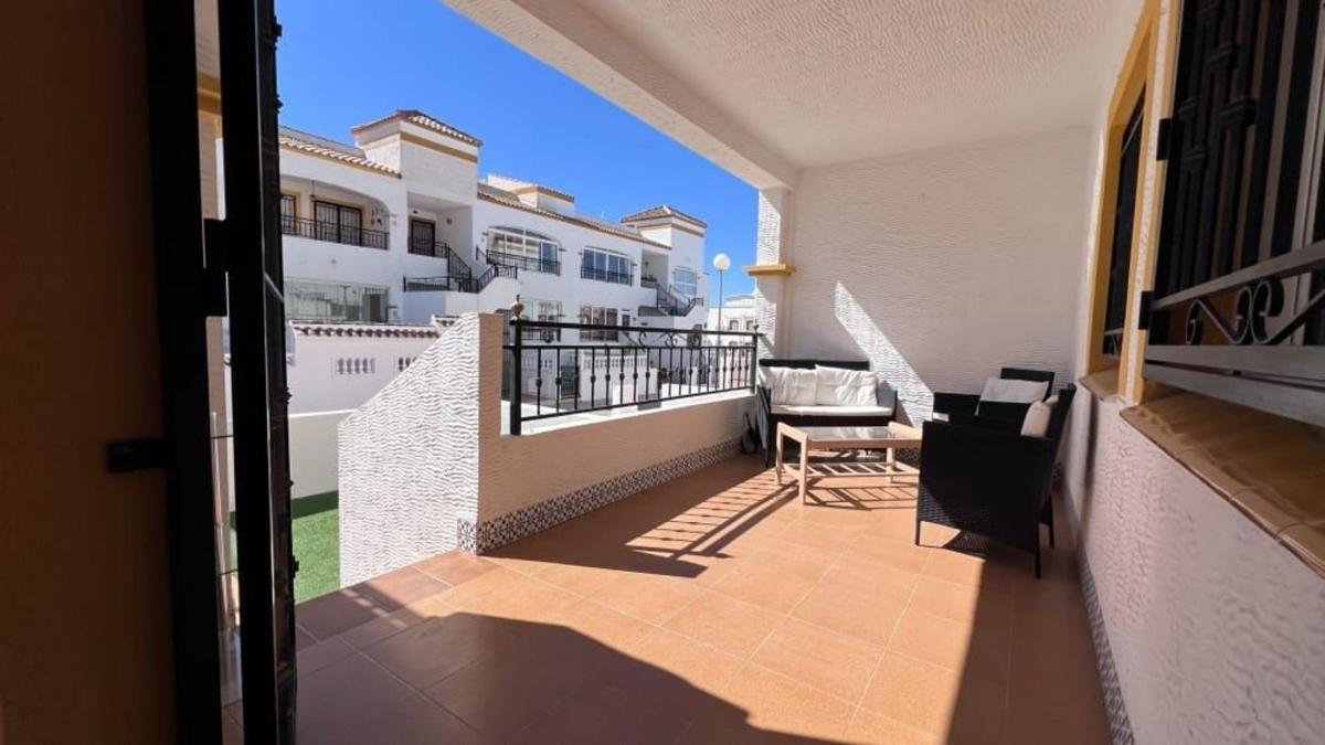 Venta de piso en Calle Albaricoquero, Orihuela
 photo 2