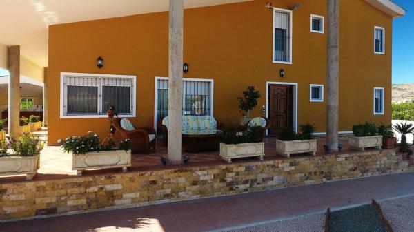 Chalet independiente en venta en Carretera de Hurchillo, Orihuela
thumbnail 1