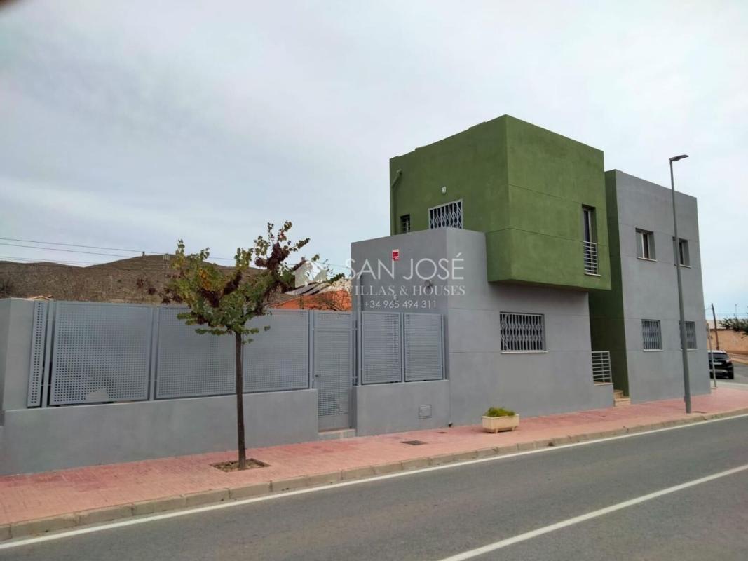 Sale of independent chalet in La Murada-Los Vicentes, Orihuela
photo 1
