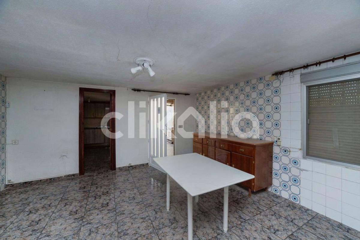 Sale of independent chalet in Calle Policía Monserrate Salinas, Orihuela
photo 5