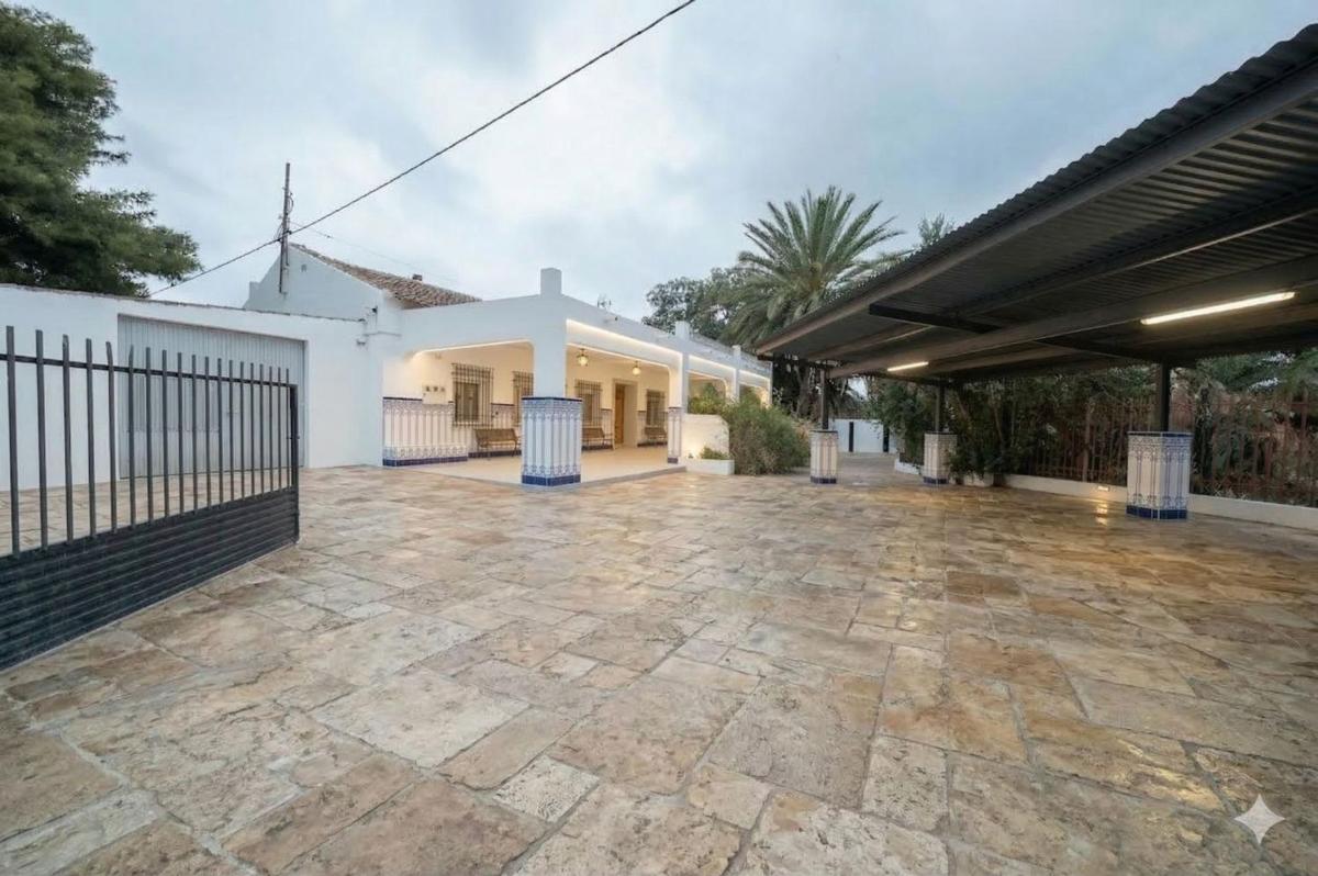 Properties for sale and rent in Spain photo 2