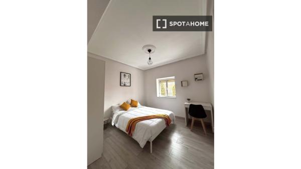 Habitación en la calle Trébol, Salamanca, de 80 m² con 4 dormitorios. photo 4