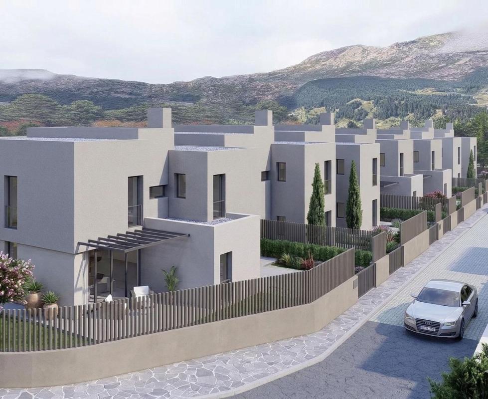 Venta de chalet adosado en Avenida de Calvo Sotelo, 47 , Becerril de la Sierra photo 1
