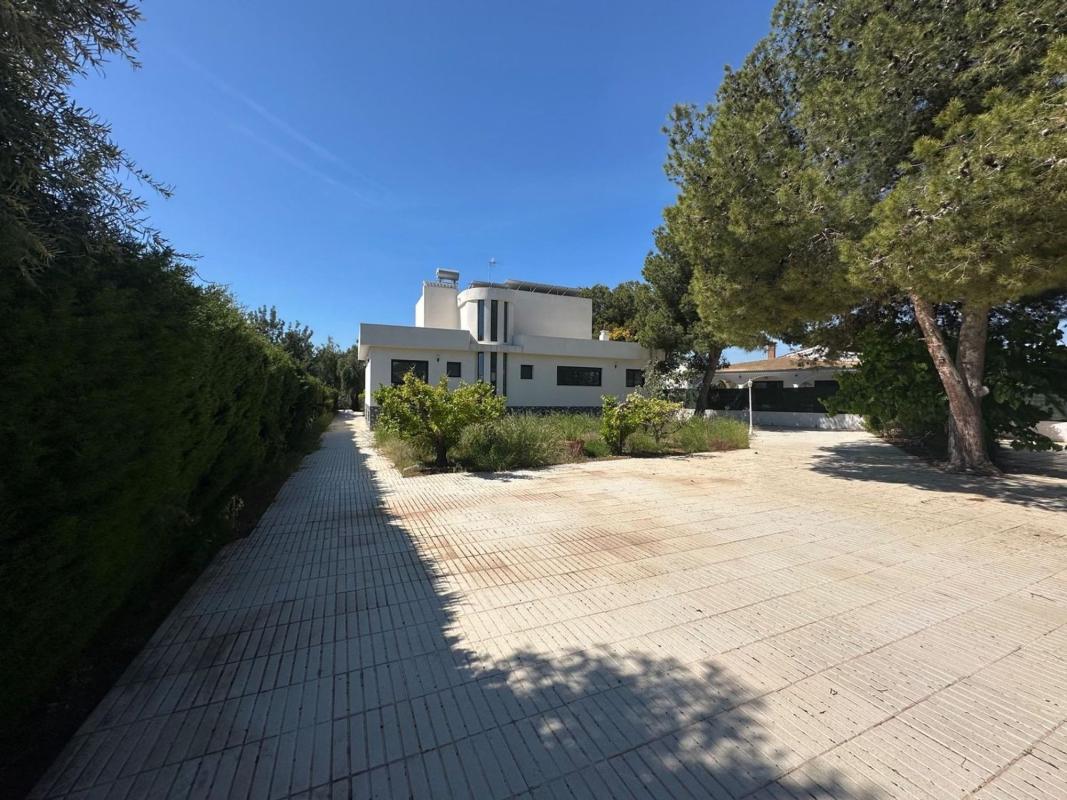 Sale of independent chalet in Calle las Garzas, San Vicente del Raspeig
 photo 2