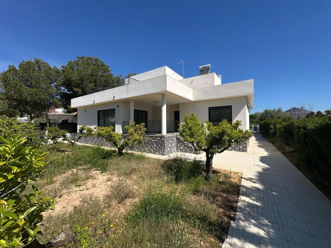 Sale of independent chalet in Calle las Garzas, San Vicente del Raspeig
 photo 5