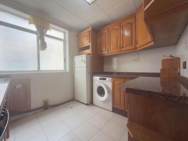 Sale of flat in Calle Cronista Figueras Pacheco, Alicante
 photo 1