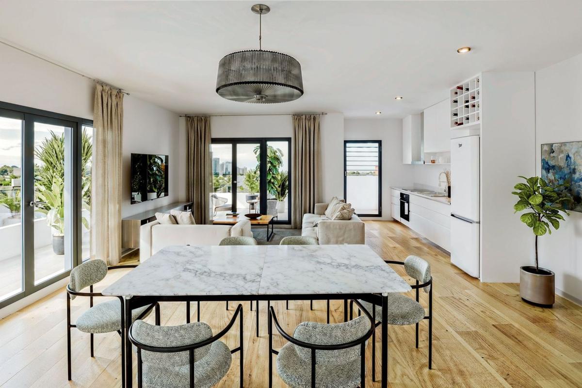 Sale of apartment in Avenida Manuel Clavero Arévalo, 12, Two Sisters
 photo 3
