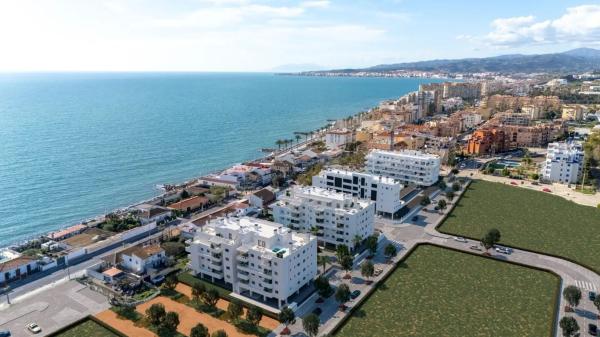 Sale of flat in Calle Terreno Aul, 81, Vélez-Málaga
photo 1