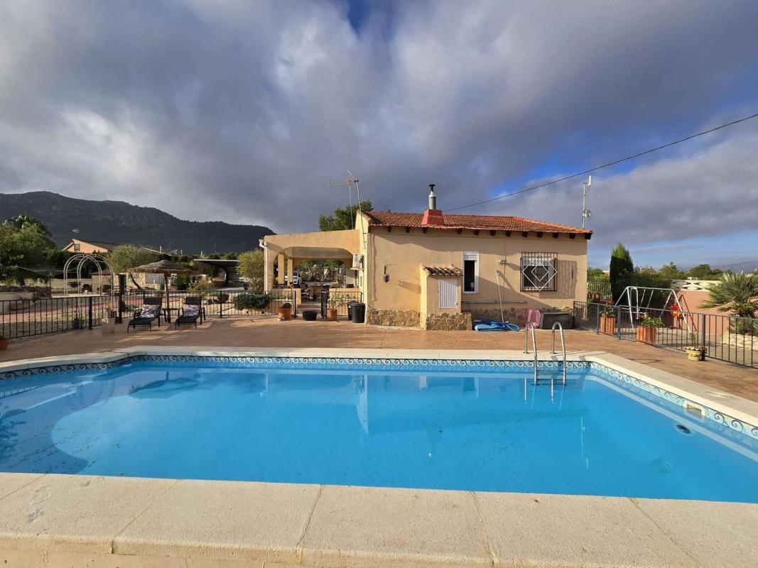 Venta de chalet independiente en Sax, Sax
photo 1