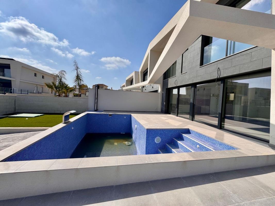 Obra nueva Villa Linda en Gran Alacant (Revista) photo 2