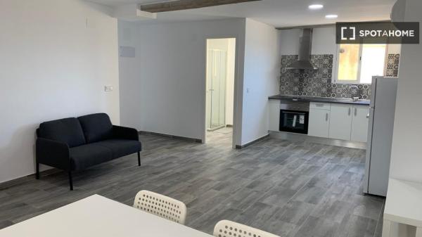 Apartment for rent in Carrer de Sant Roc , Valencia photo 1