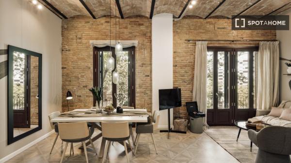 Apartment for rent in Ronda de Sant Antoni , Barcelona thumbnail 1