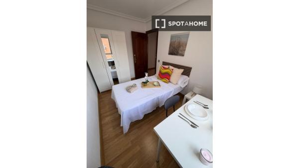 Habitación en alquiler en Leganés, Madrid photo 4