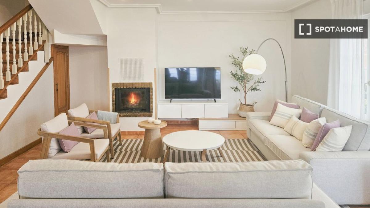 Properties for sale and rent in Spain photo 2