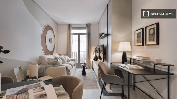 Apartment for rent in Calle de la Farmacia , Madrid thumbnail 1