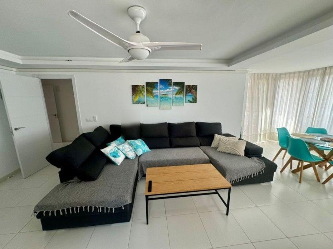 Sale of apartment in Avenida del Mediterráneo s/n, Benidorm
photo 2