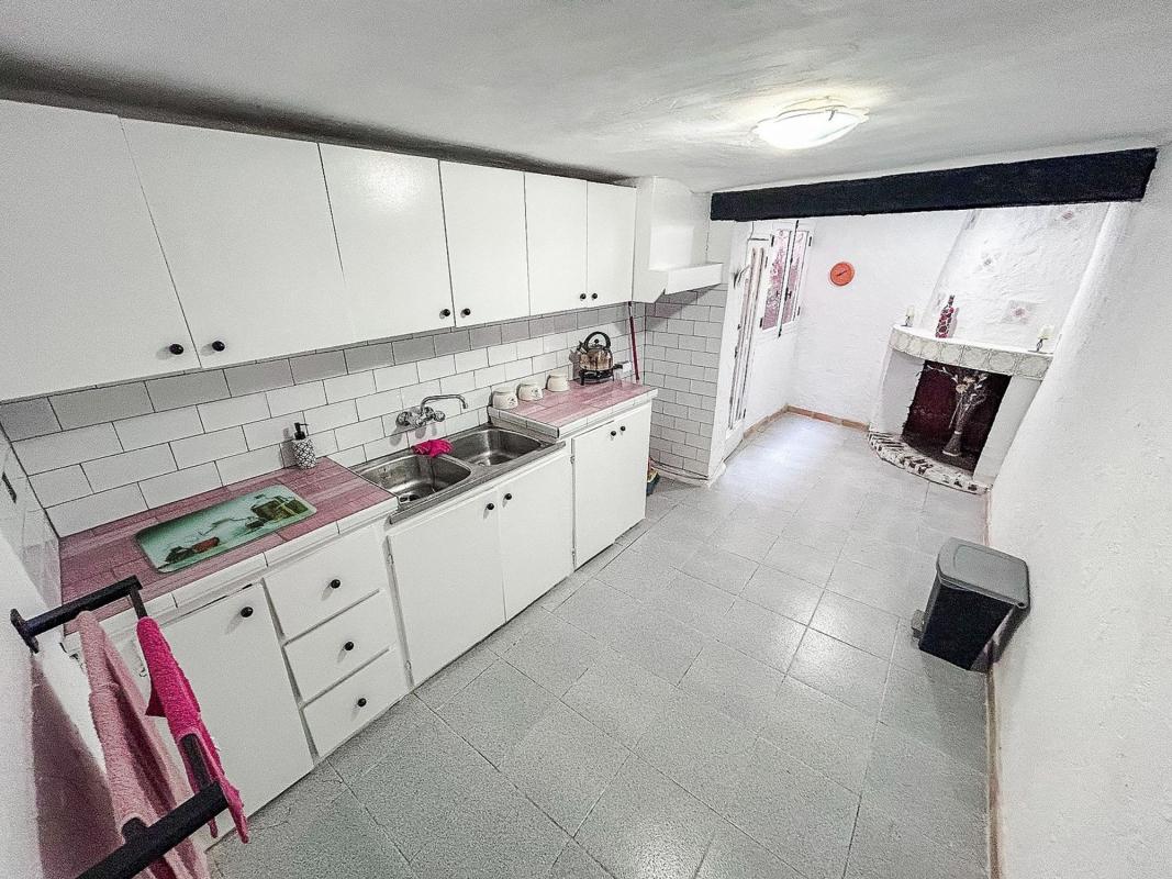 Sale of townhouse in  Calle Bisbe , Onil photo 5