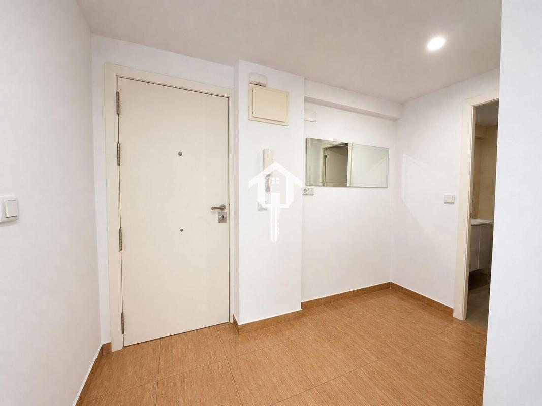 Venta de piso en Glorieta Poeta Vicente Mójica, Alicante / Alacant
photo 2