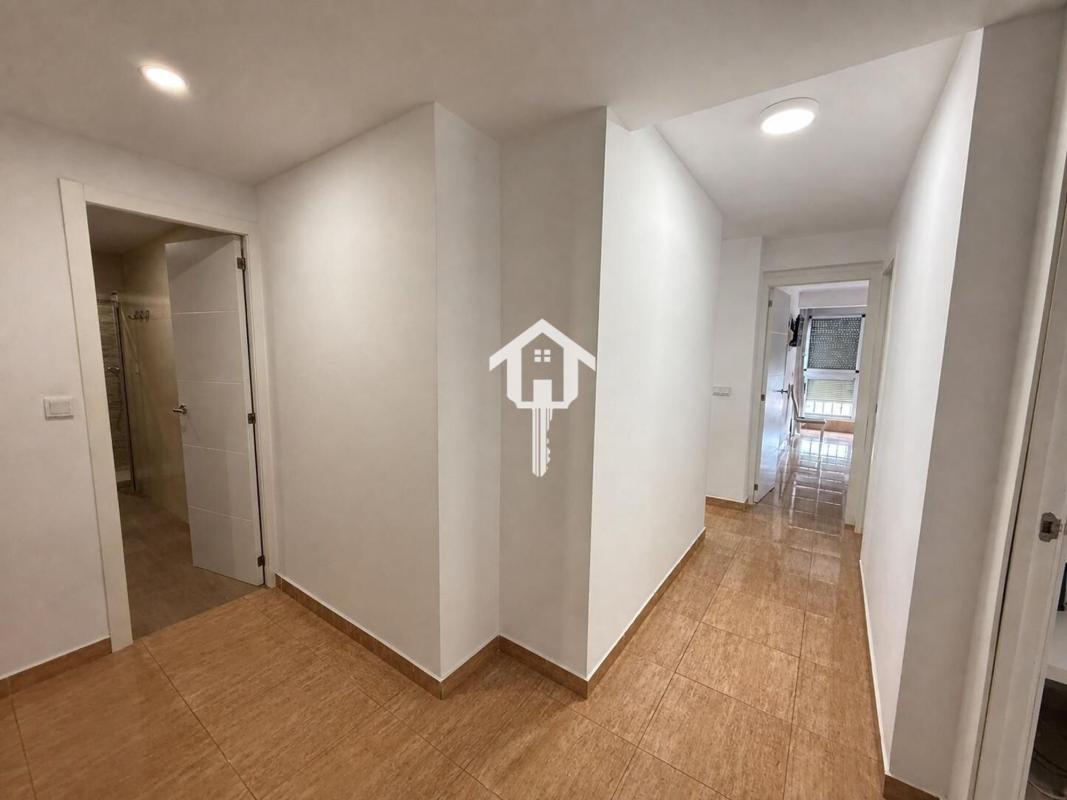 Venta de piso en Glorieta Poeta Vicente Mójica, Alicante / Alacant
photo 3