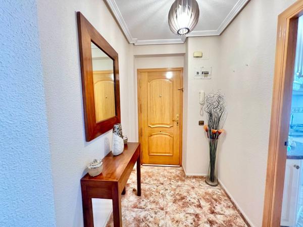 Sale of flat in Barrio Ciudad Jardín, Alicante
thumbnail 2