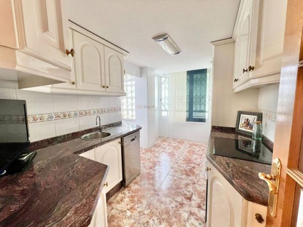 Sale of flat in Barrio Ciudad Jardín, Alicante
 photo 4