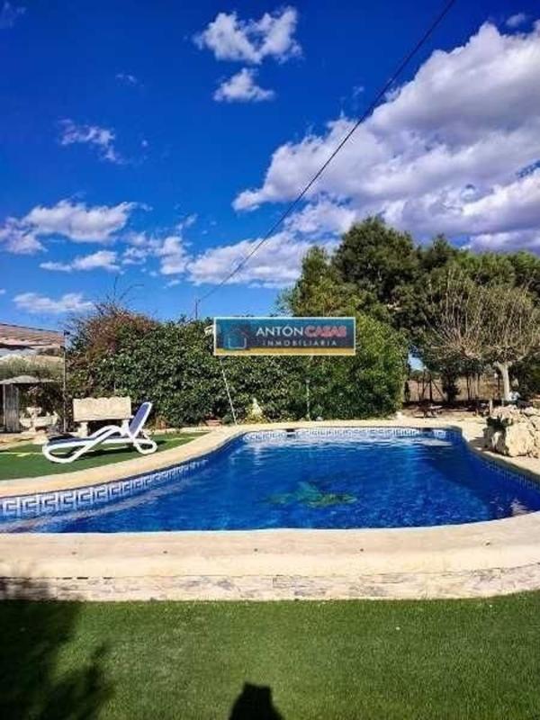 Sale of independent chalet in Algoda-Matola-Llano de San José, Elche / Elx
photo 2