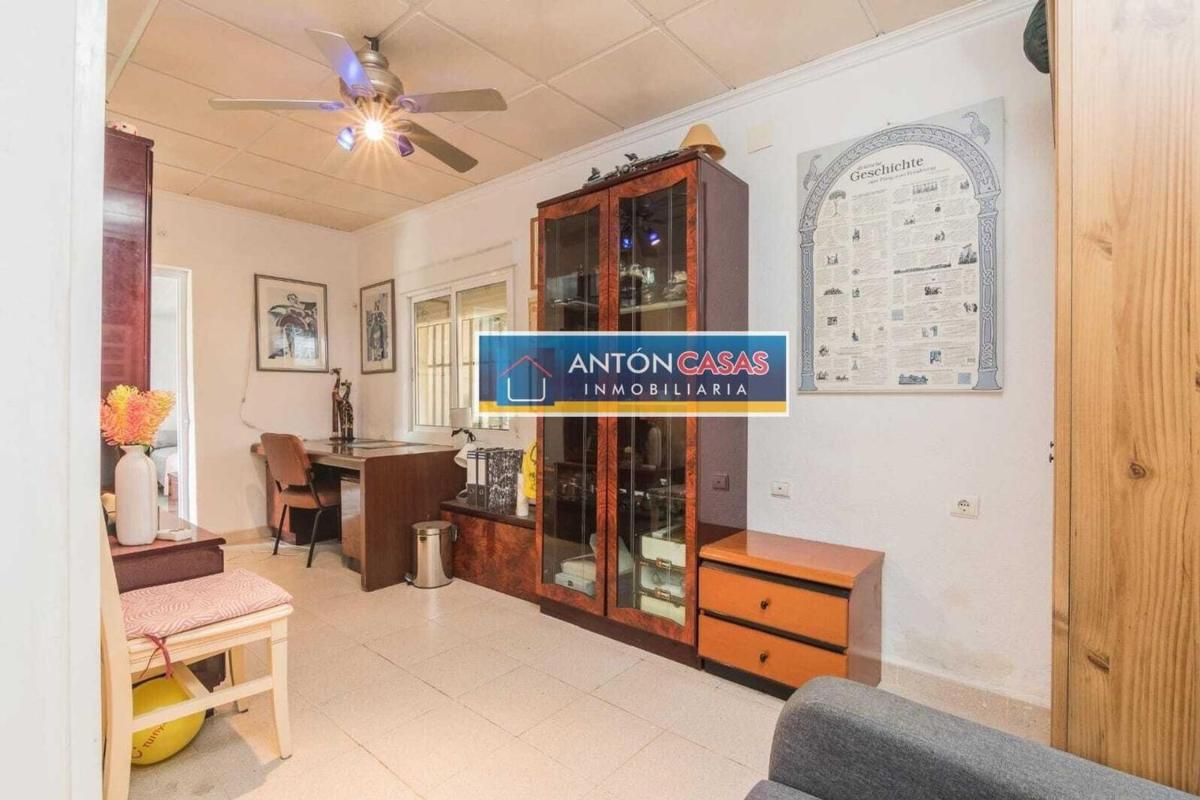 Sale of independent chalet in Algoda-Matola-Llano de San José, Elche / Elx
photo 5