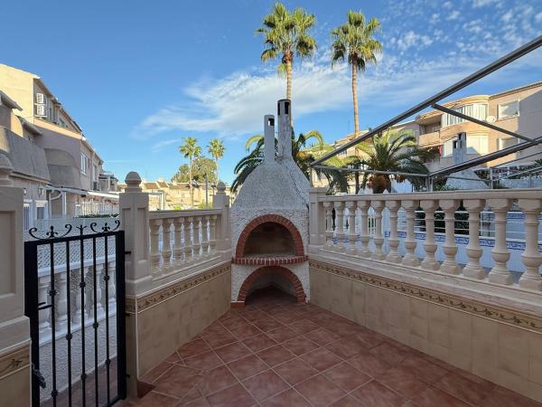 Chalet adosado en avenida de Francia thumbnail 2