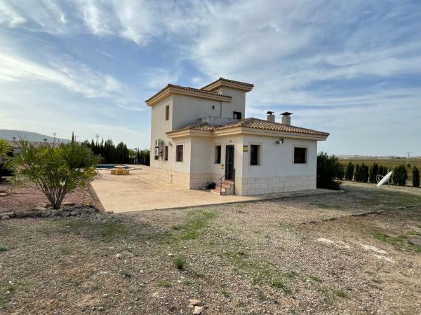 Independent chalet for sale in Plaza el Molí, Pinoso
 photo 2