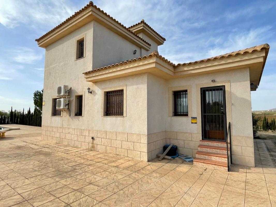 Sale of independent chalet in Plaza el Molí, Pinoso
 photo 4