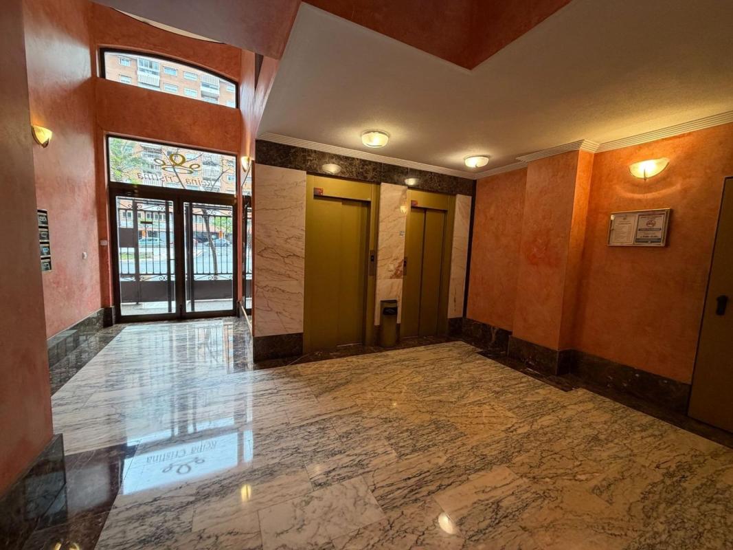 Sale of apartment in Barrio Garbinet - Parque de las Avenidas, Alicante
photo 3