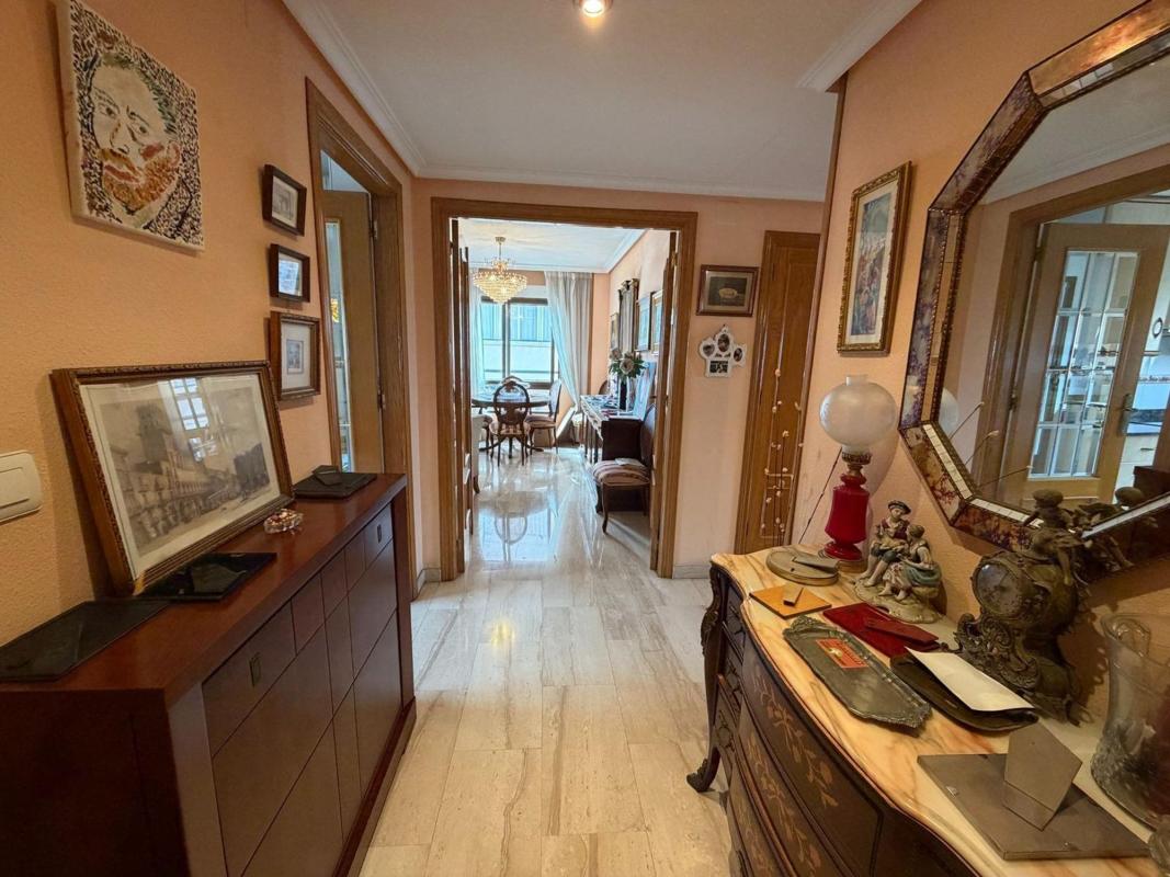 Sale of apartment in Barrio Garbinet - Parque de las Avenidas, Alicante
photo 4